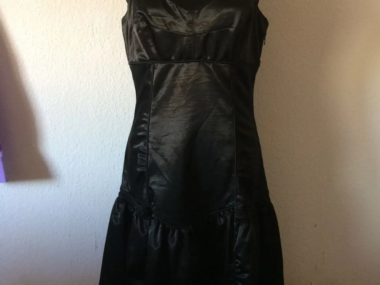 Billede 1 - flot kjole