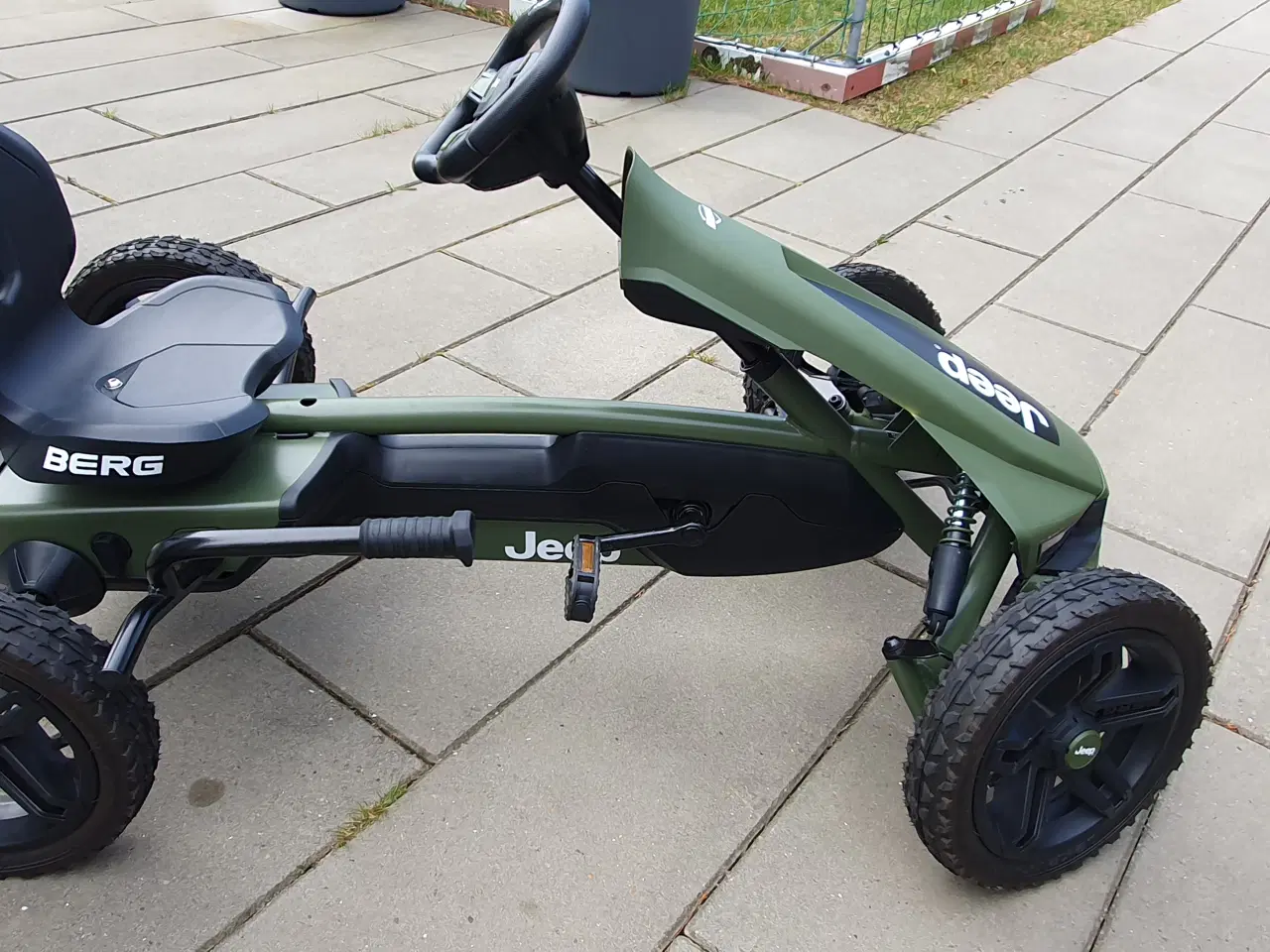 Billede 3 - BERG Jeep Cherokee m/LED-lys og off-road fjedre