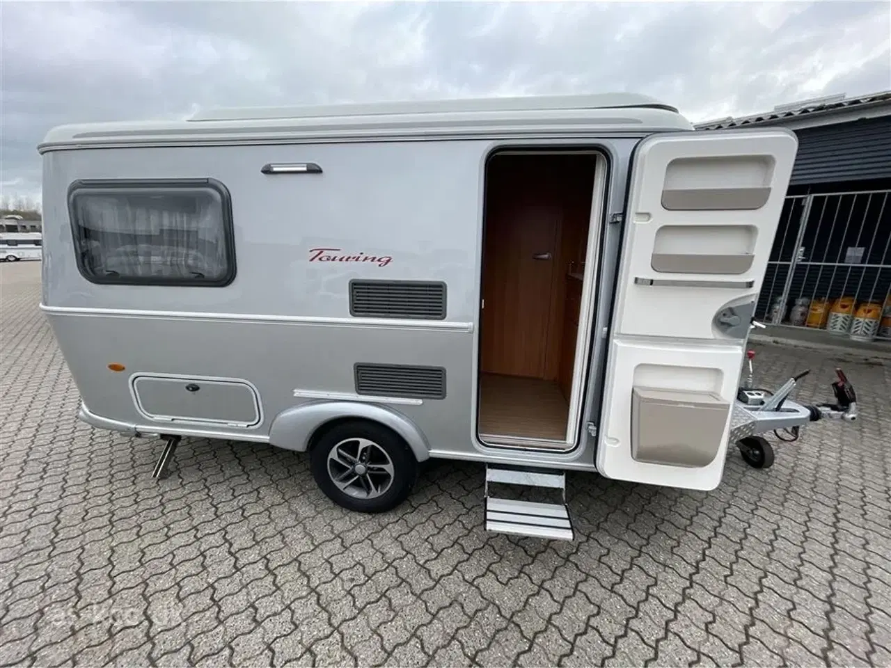 Billede 3 - 2022 - Hymer Eriba Touring Triton 420 GT   Hymer Eriba Triton 420 GT årg. 2022  4 siddepladser, 3 sovepladser SÆLGES FOR KUNDE