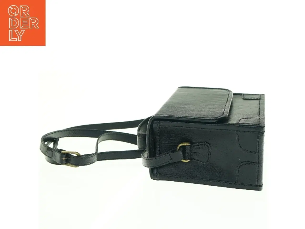 Billede 3 - Sort skuldertaske i læderlook (str. B 20 x h 16 x d. 10 cm)