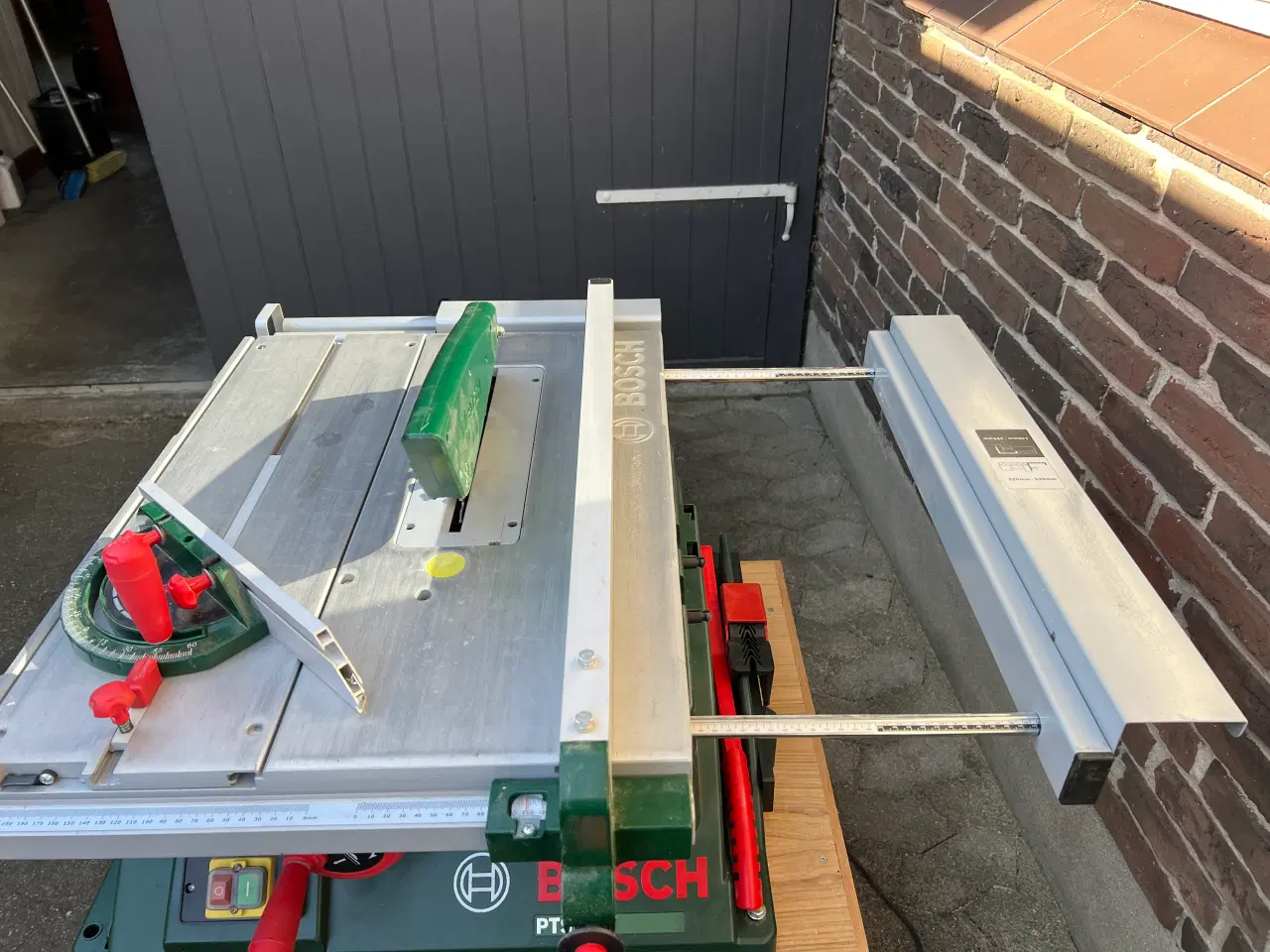 Billede 3 - Rundsav på bord og med spånsuger