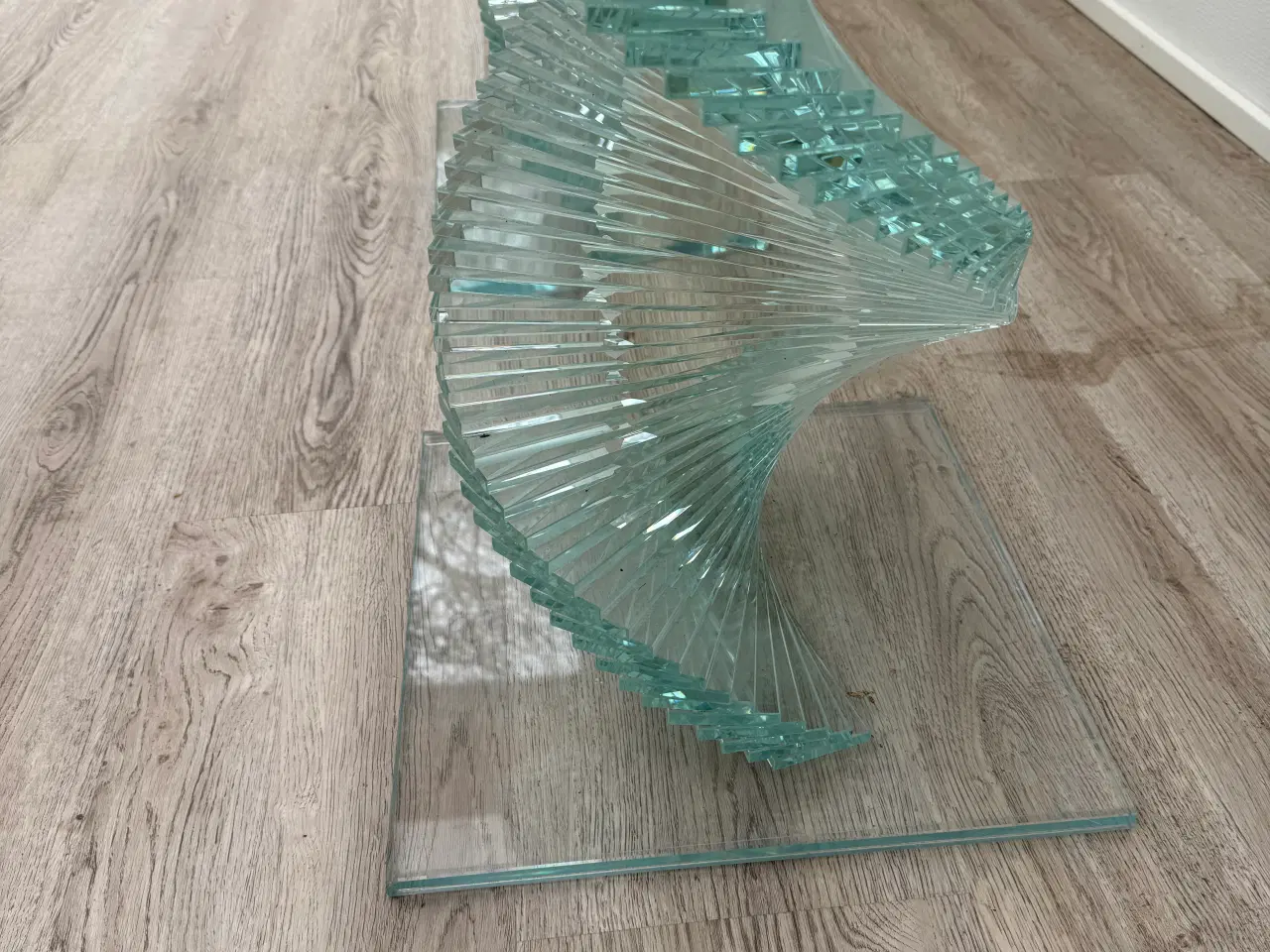 Billede 3 - Glas sofabord med spiral snoet ben