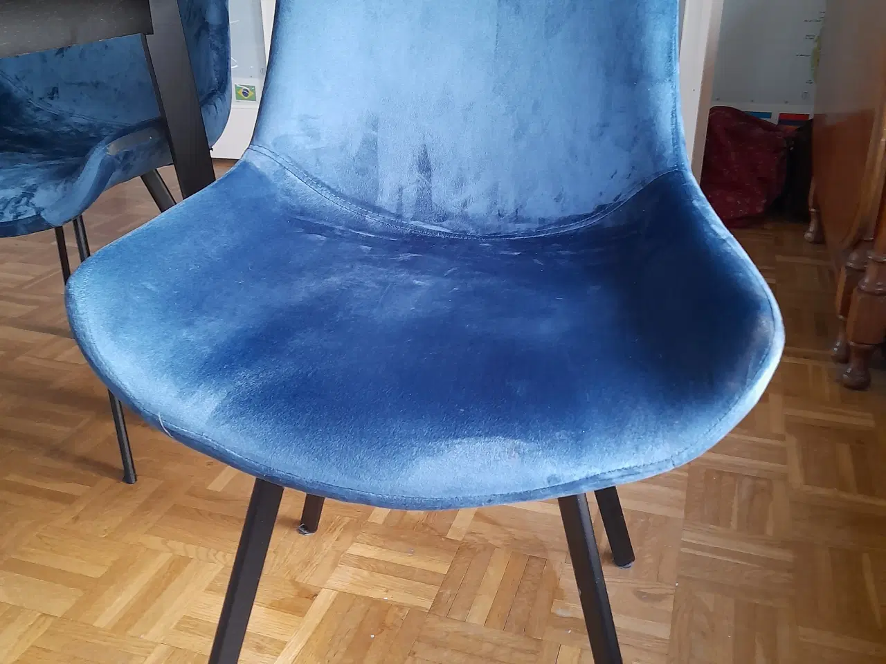 Billede 2 - Spisebordsstole med blå velour, 4 stk