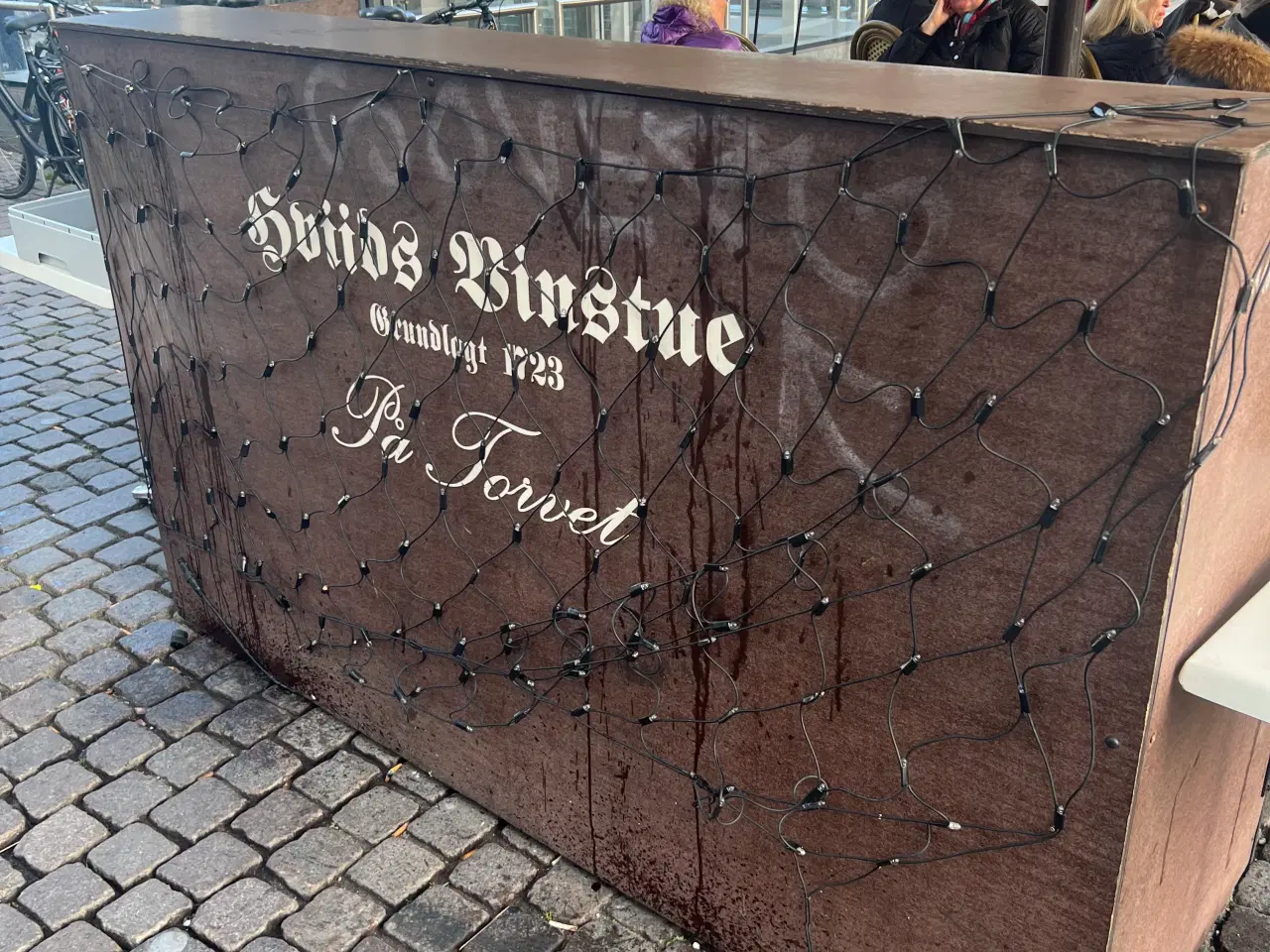 Billede 1 - Bardisk, velegnet til have, terasse etc.