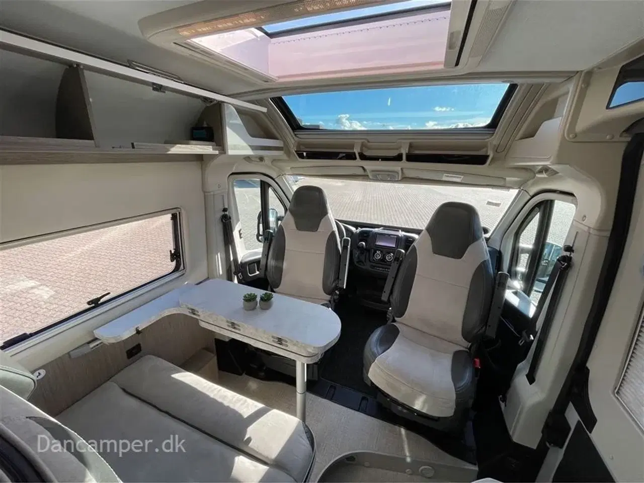 Billede 14 - 2022 - Chausson Premium Road Line   Kommissionsbil!  Speciallakering, 9 trins automatgear, 160 Hk,  træk og skyroof
