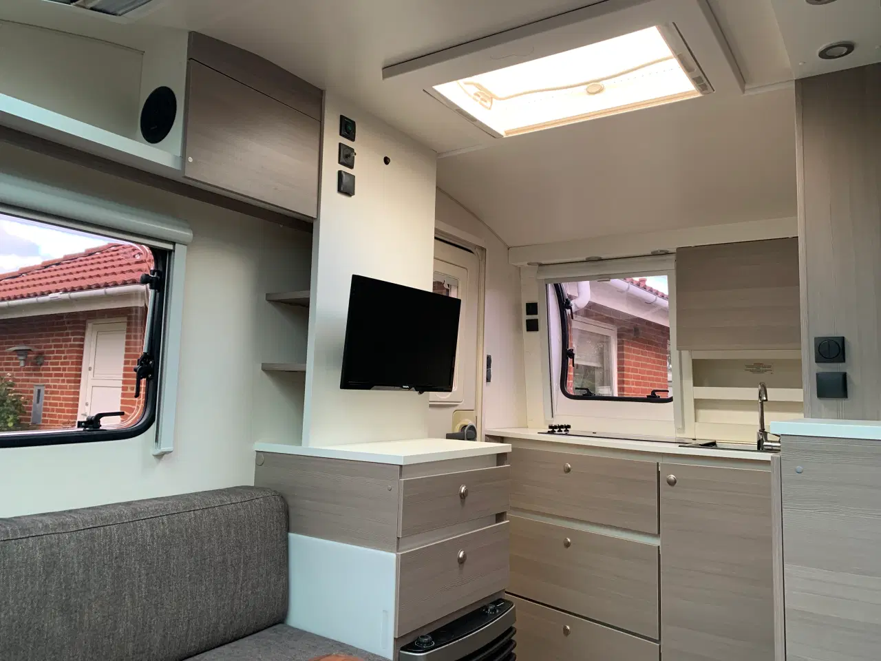 Billede 8 - Campingvogn – Adria Action 361 LH fra 2016