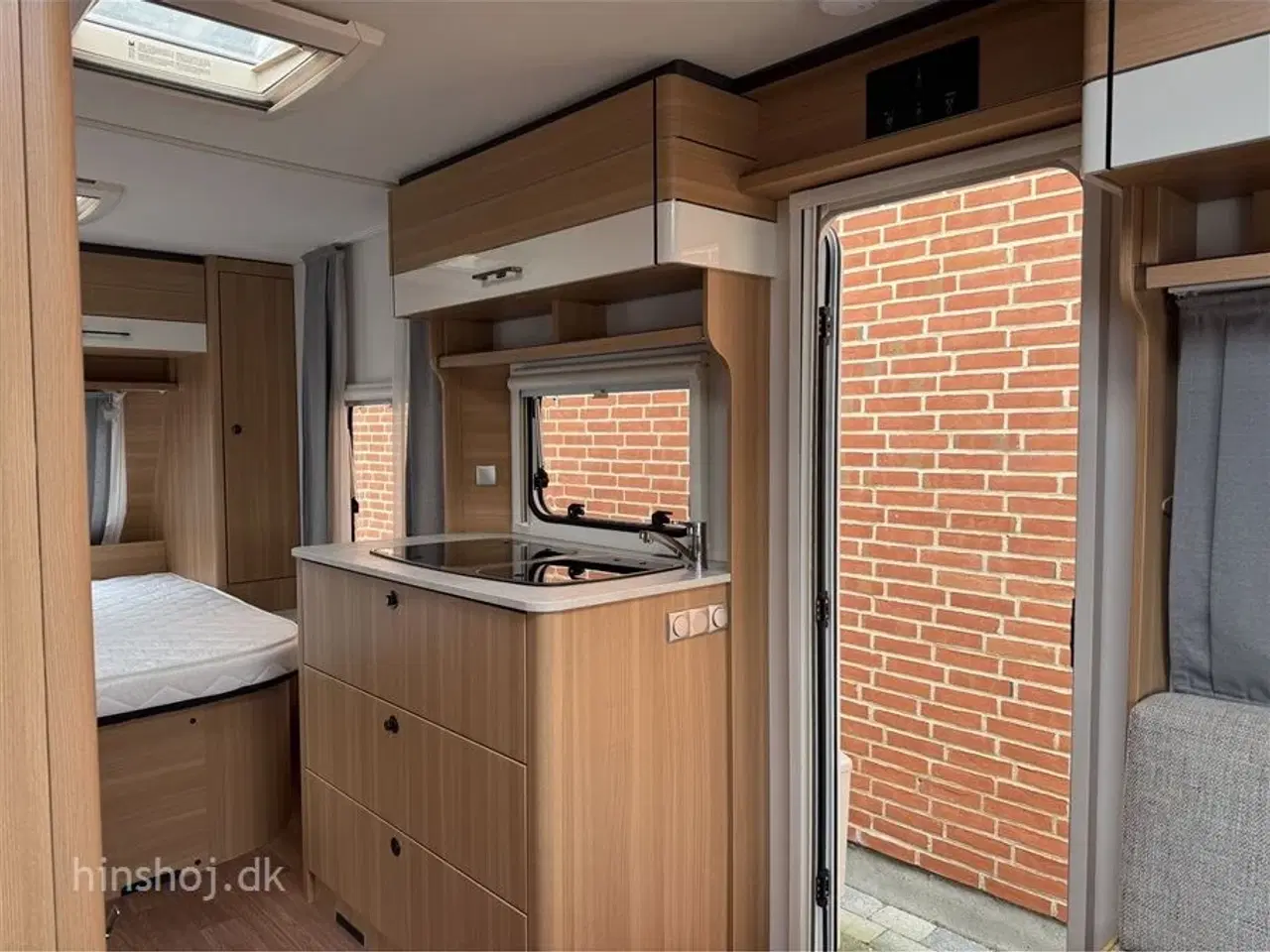 Billede 3 - 2021 - LMC Style 450 D   Lækker vogn med fritstående dobbeltseng fra Hinshøj Caravan A/S