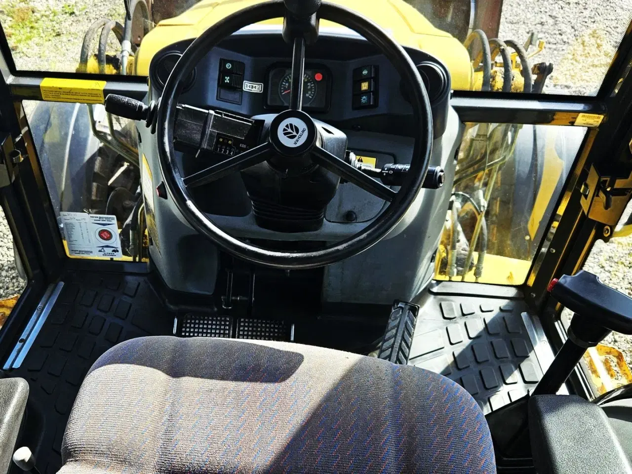 Billede 16 - New Holland LB110B / pæn og veludstyret / nye dæk + stor service
