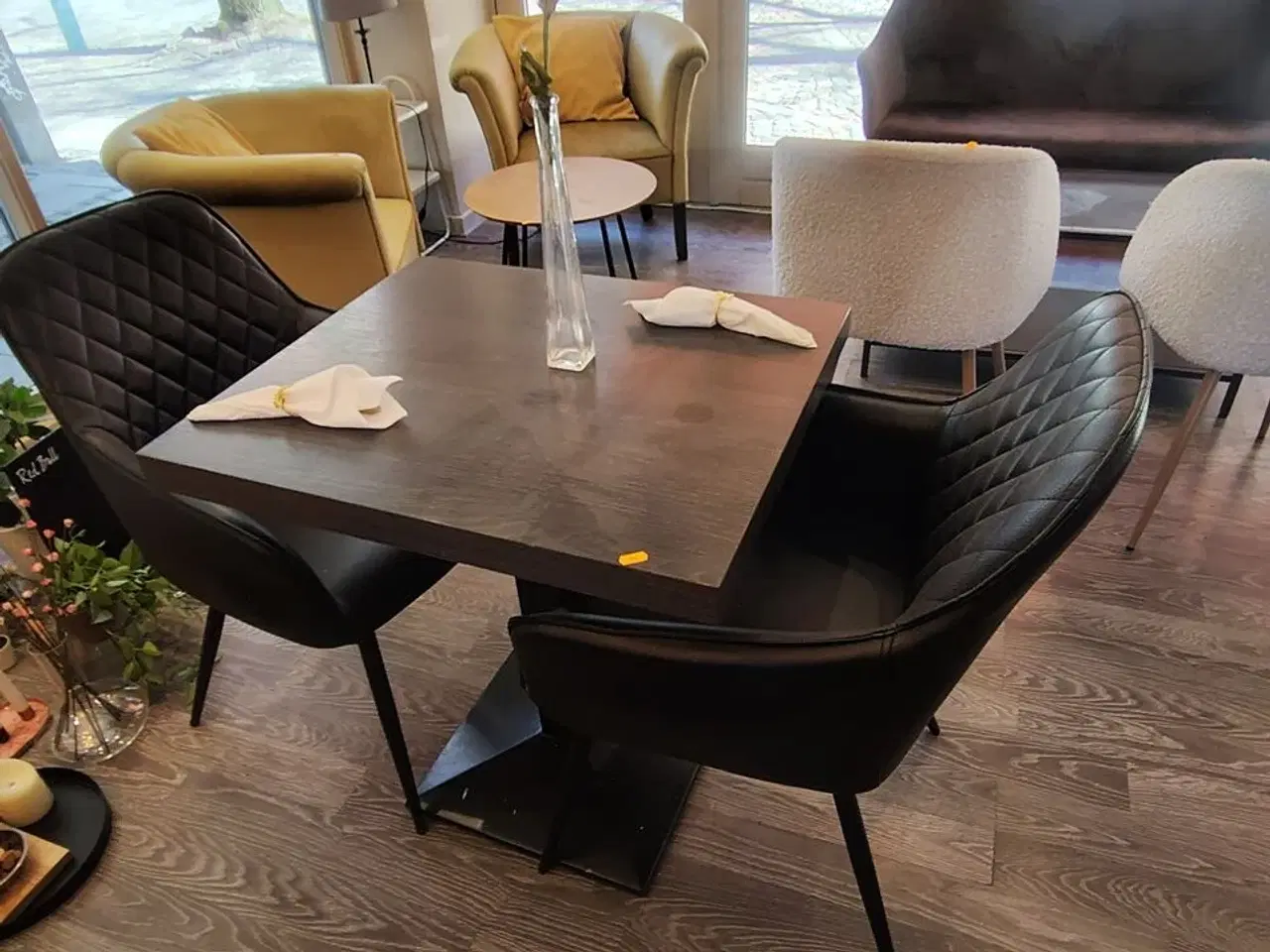 Billede 2 - Cafébord med to stole