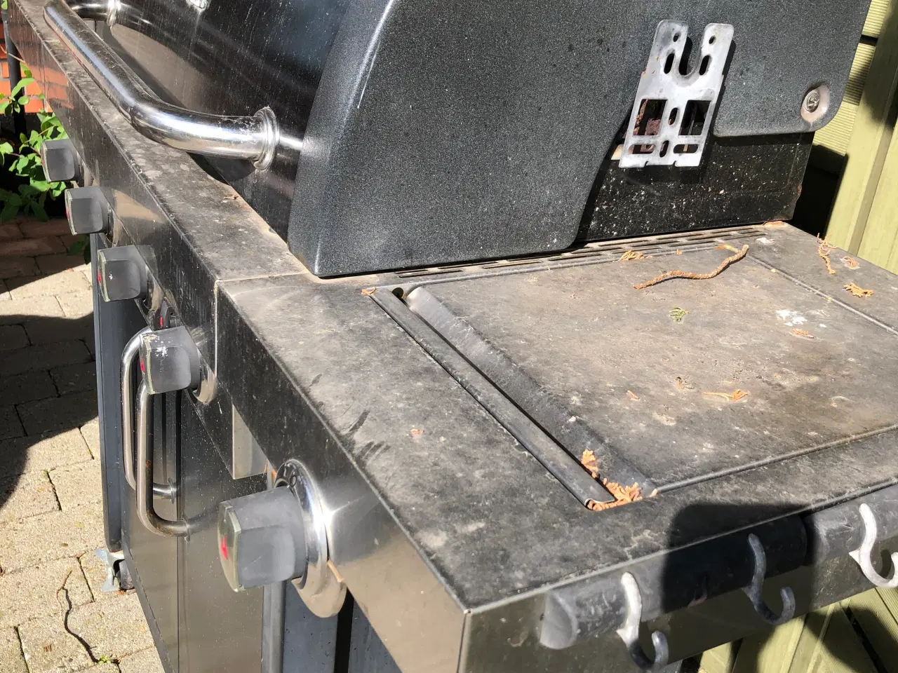 Billede 2 - Charbroil gasgrill med gasblus og skab