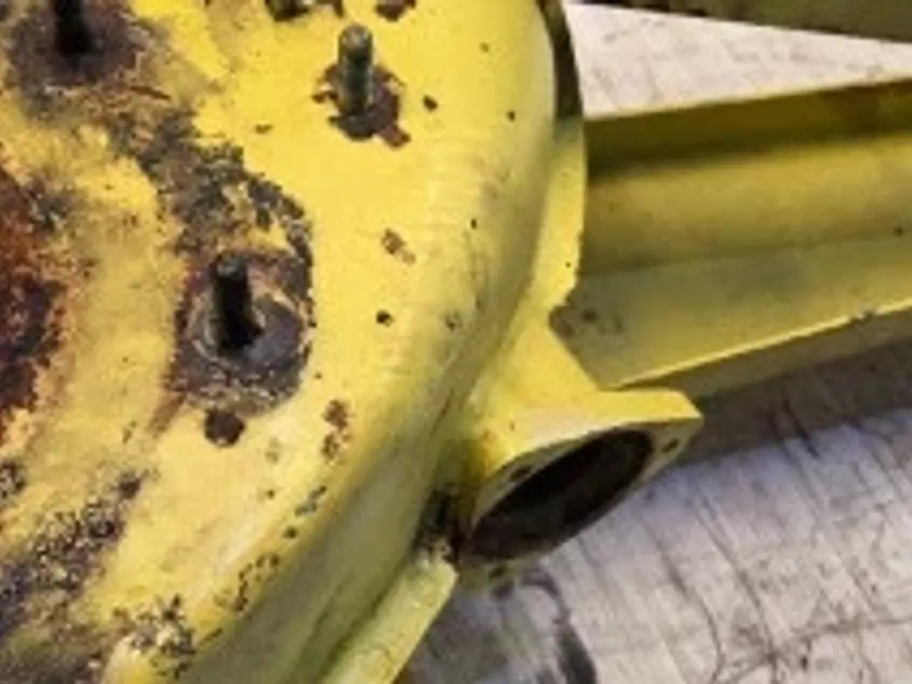 Billede 10 - New Holland 1550S Tømmerør Hus 80350390