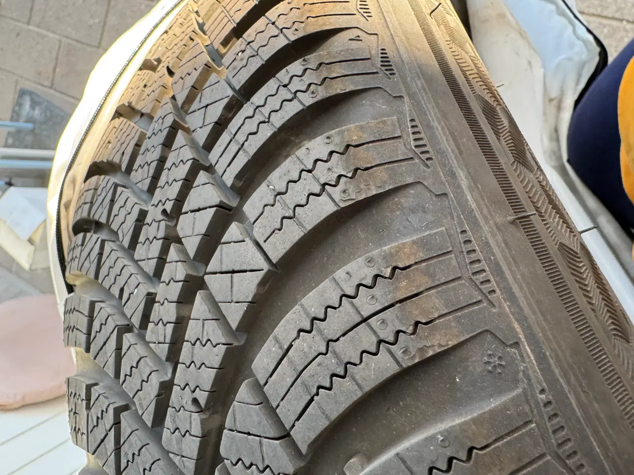 Billede 4 - 4 Hankook vinterhjul 15” (185/65 R15) inkl. bolte