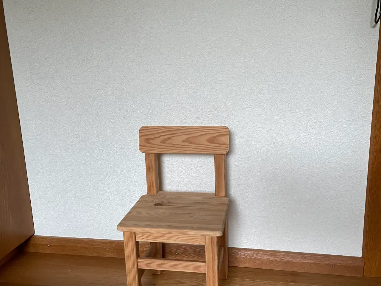 Billede 3 - Børnesæt ( bord, bænk og stol) i fyr
