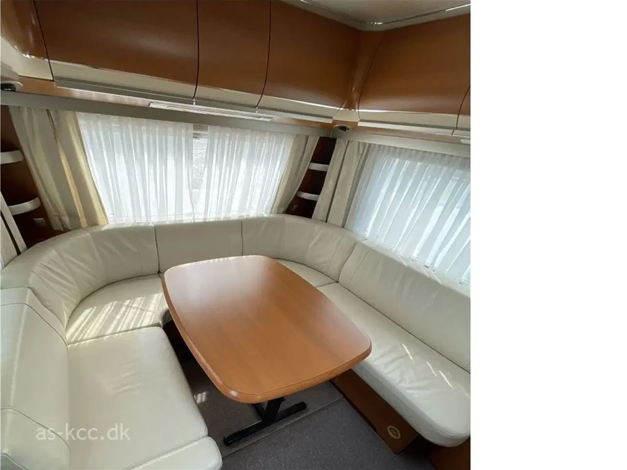 Billede 9 - 2010 - Fendt Diamant 650 TF Fendt Diamant 650 TF årg. 2010 4 sovepladser, 6 siddepladser, Mover, tæppe i vognen, Air Con, Fiamma posemarkise med 2 sider,