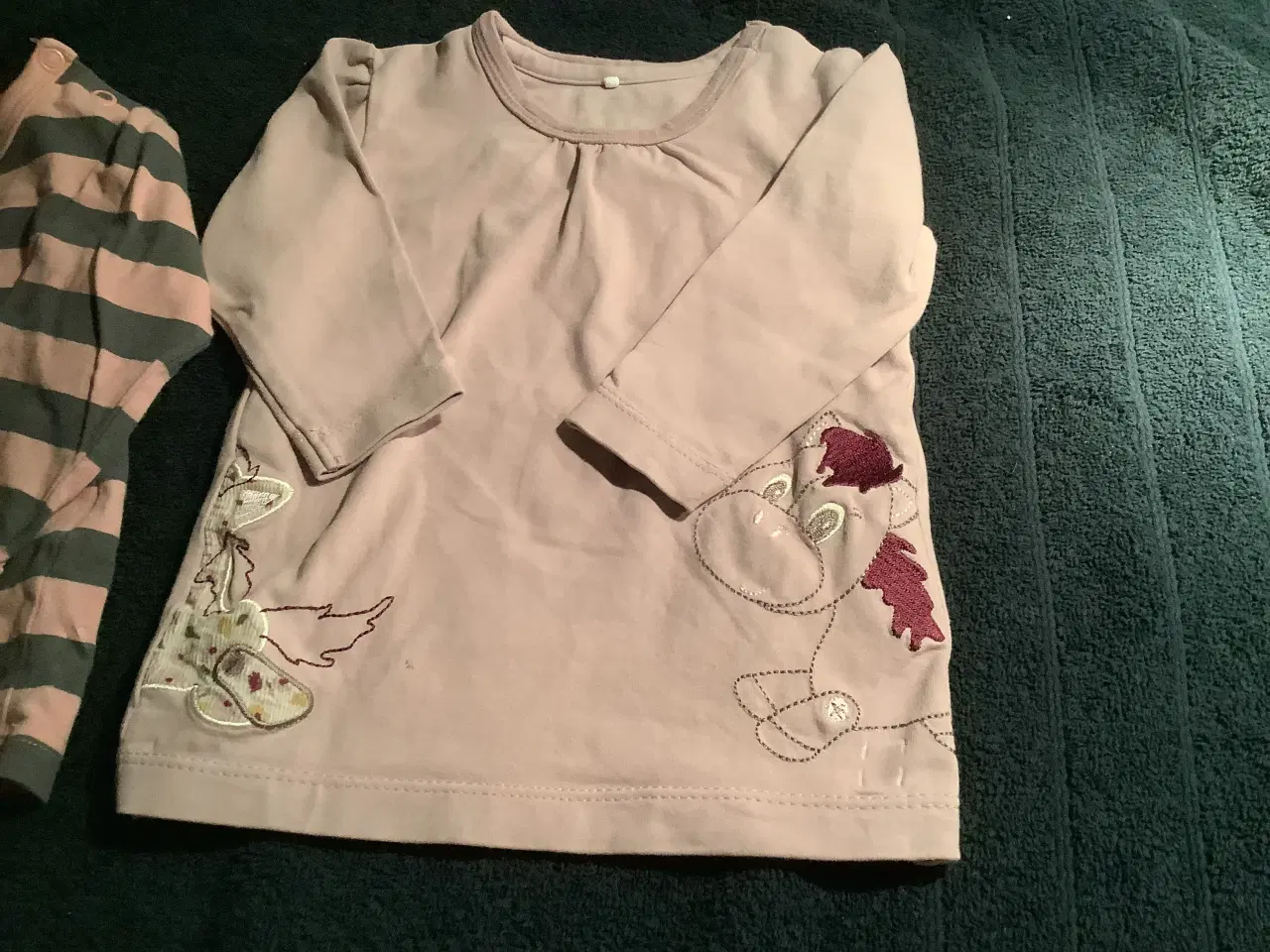 Billede 2 - Helt ny sød Disney bluse str. 68