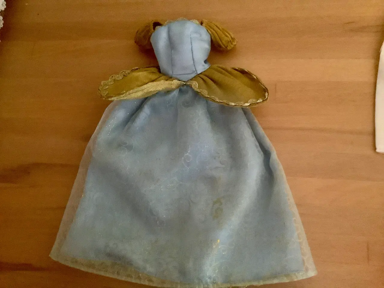 Billede 2 - Barbie fest kjoler.Prisen er for alle 3.