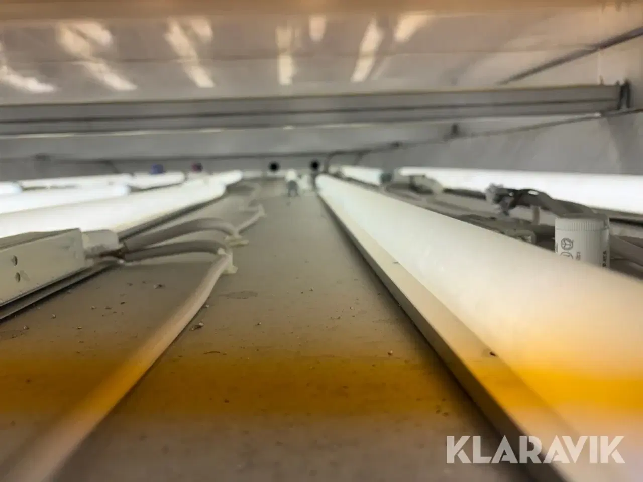 Billede 10 - Arbejdsbord på hjul uden indhold