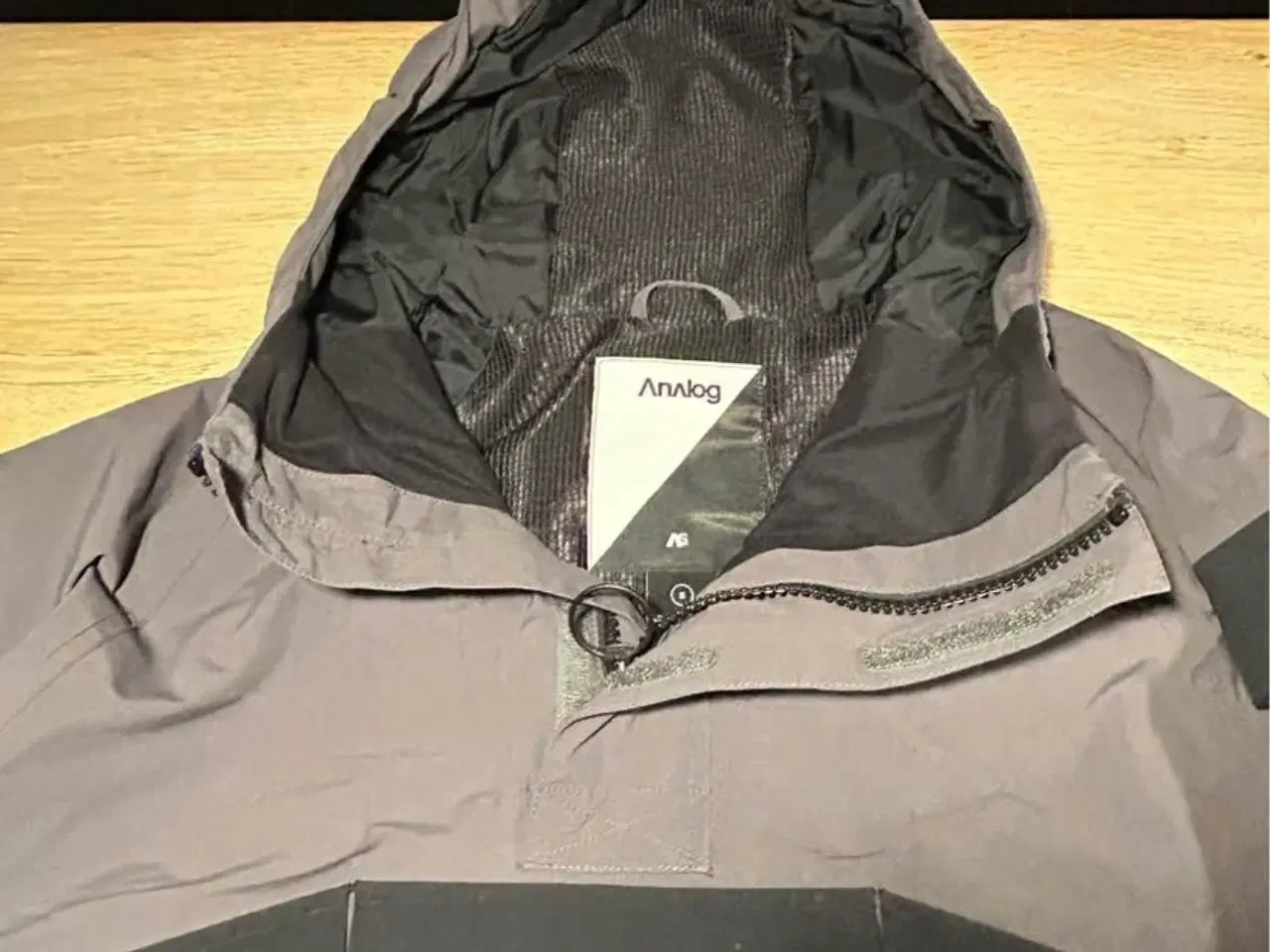 Billede 2 - Lækker snowboardanorak fra Analog