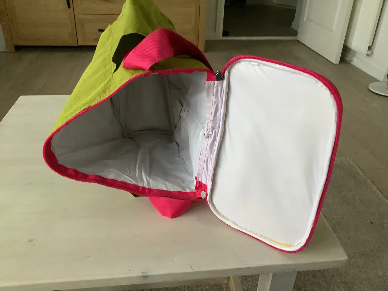 Billede 3 - Lille køletaske med bærerem