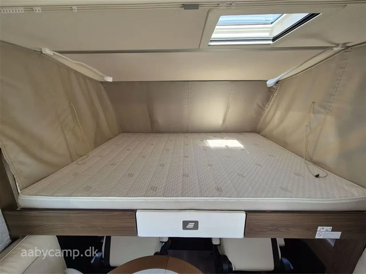Billede 17 - 2022 - Hymer BML I880   2x solceller. 3x Batterier. inverter. Markise. Lædersæder. udv. gas. udv. bruser. Adaptiv fartpilot. Hydrauliske støtteben.