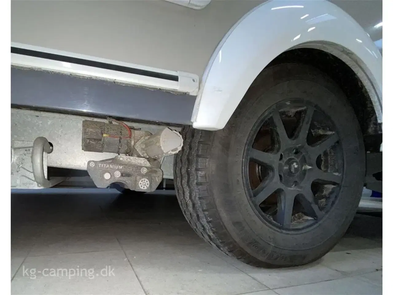 Billede 4 - 2022 - Caravelair Artica 540 PACK VIP   Super velholdt vogn med kompressor køleskab - fritstående seng - Truma Combi 6E