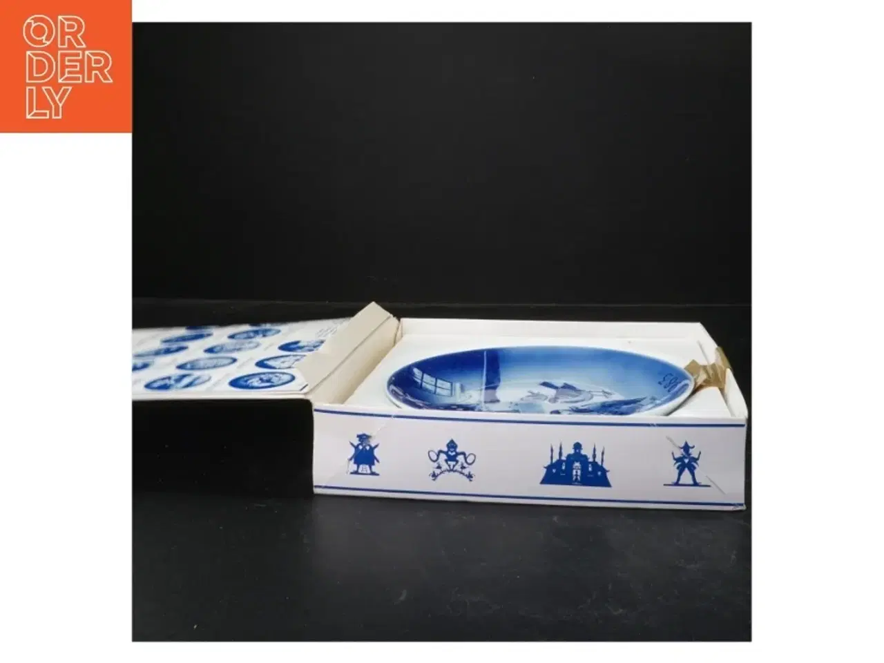 Billede 3 - H.C. Andersen juleplatte 1983 fra Desiree (str. Ø 19 cm)