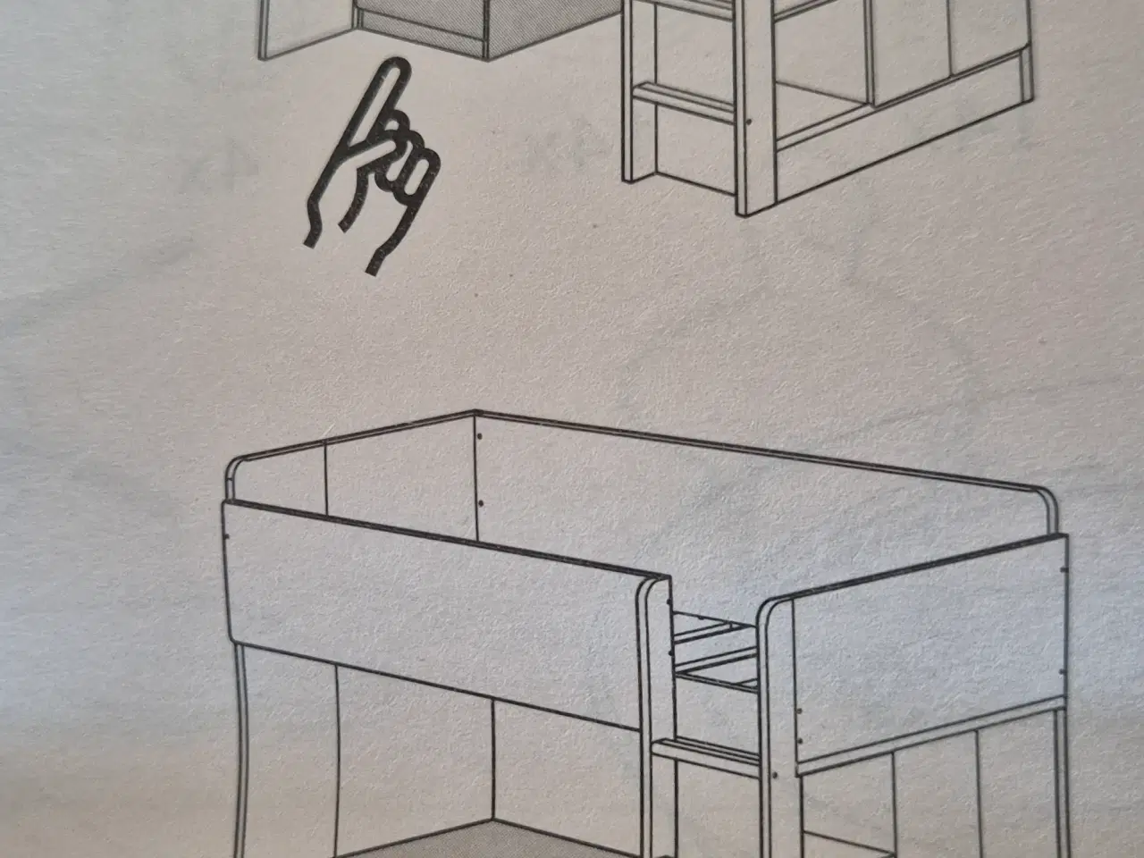 Billede 9 - Højseng inkl. stol og lampe