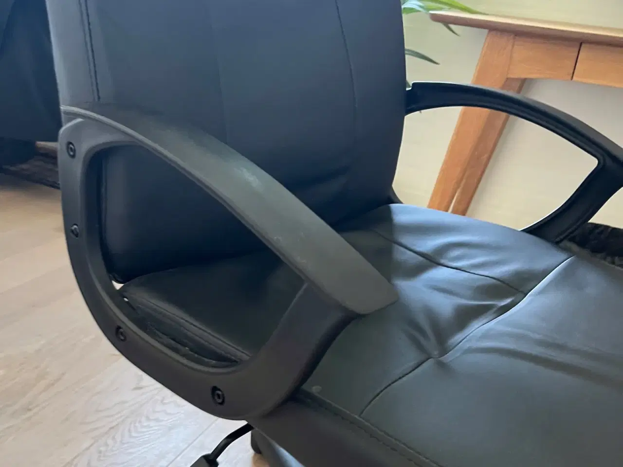 Billede 2 - Jysk kontorstol sort