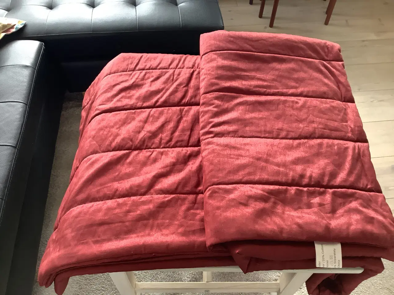 Billede 2 - Rød sengetæppe