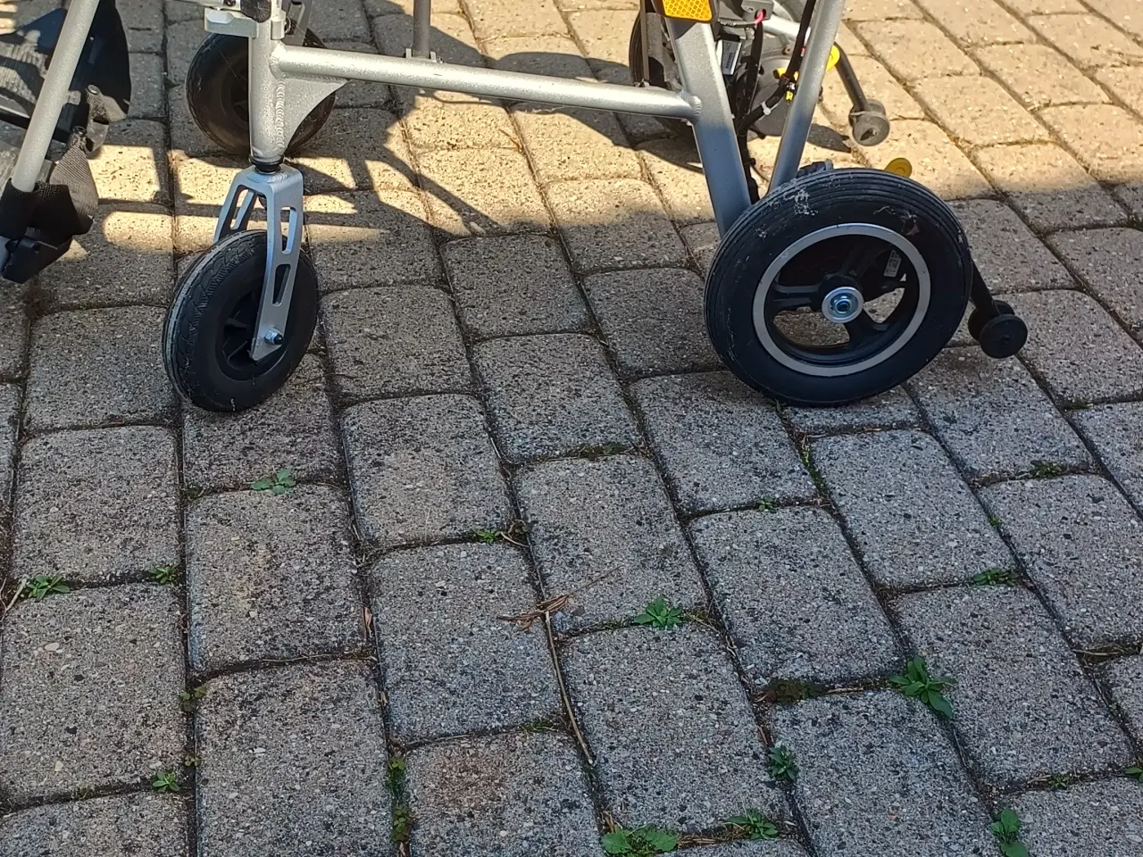 Billede 5 - Sammenklappelig El kørestol