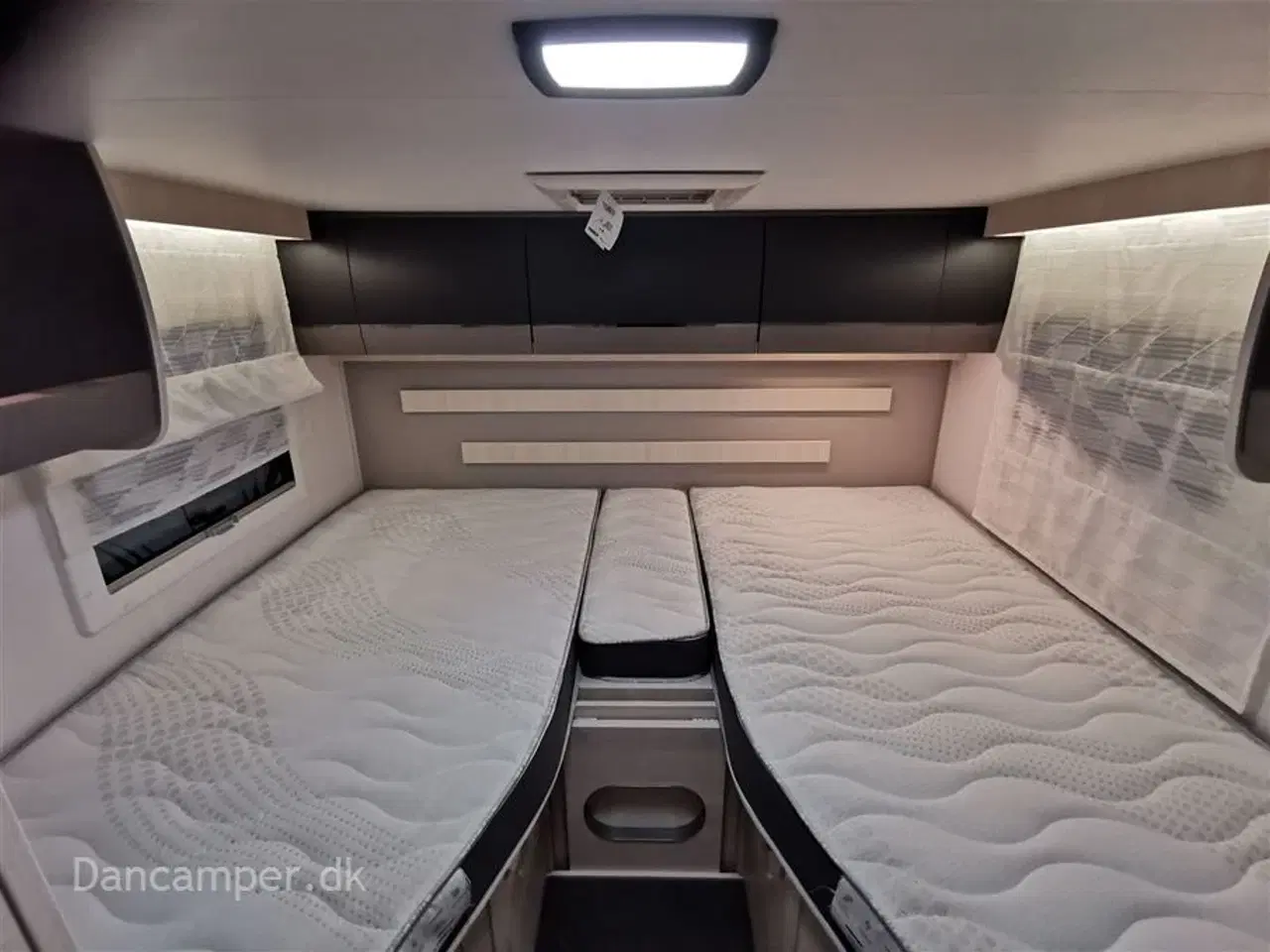 Billede 11 - 2024 - Chausson Titanium 777GA ULTIMATE   KOMISSIONSBIL! Enkeltsenge, lounge, siddegruppe, opredning i siddegruppen. 170HK Aut, markise, solceller mmm