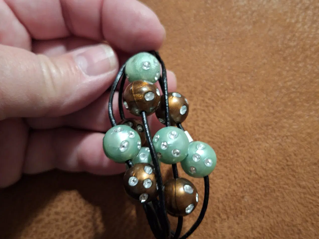 Billede 3 - Sort læder armbånd med magnet lås