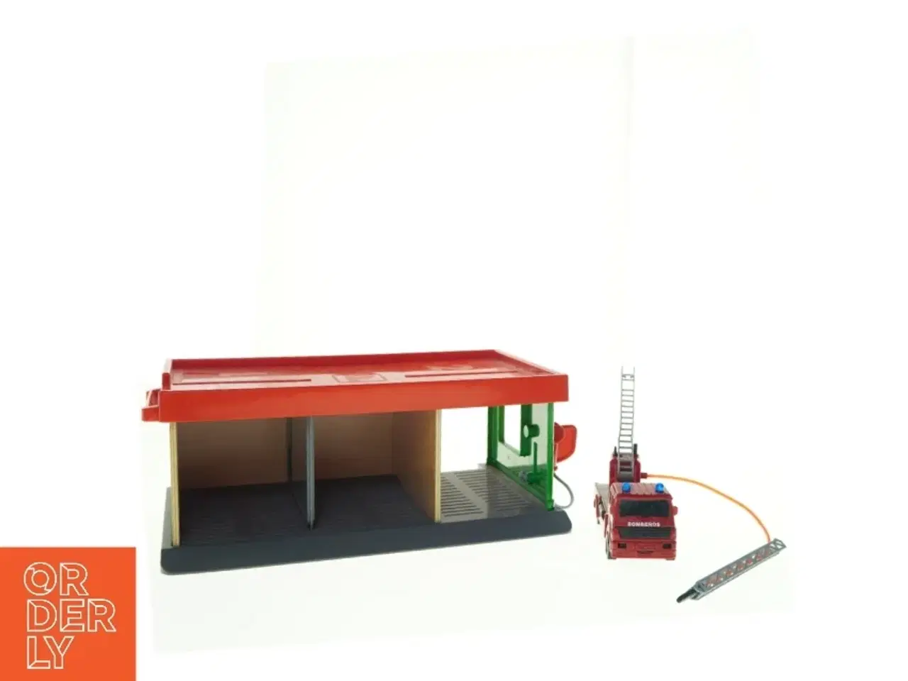 Billede 1 - Brandstation med tilbehør (str. 37 x, 7 cm)