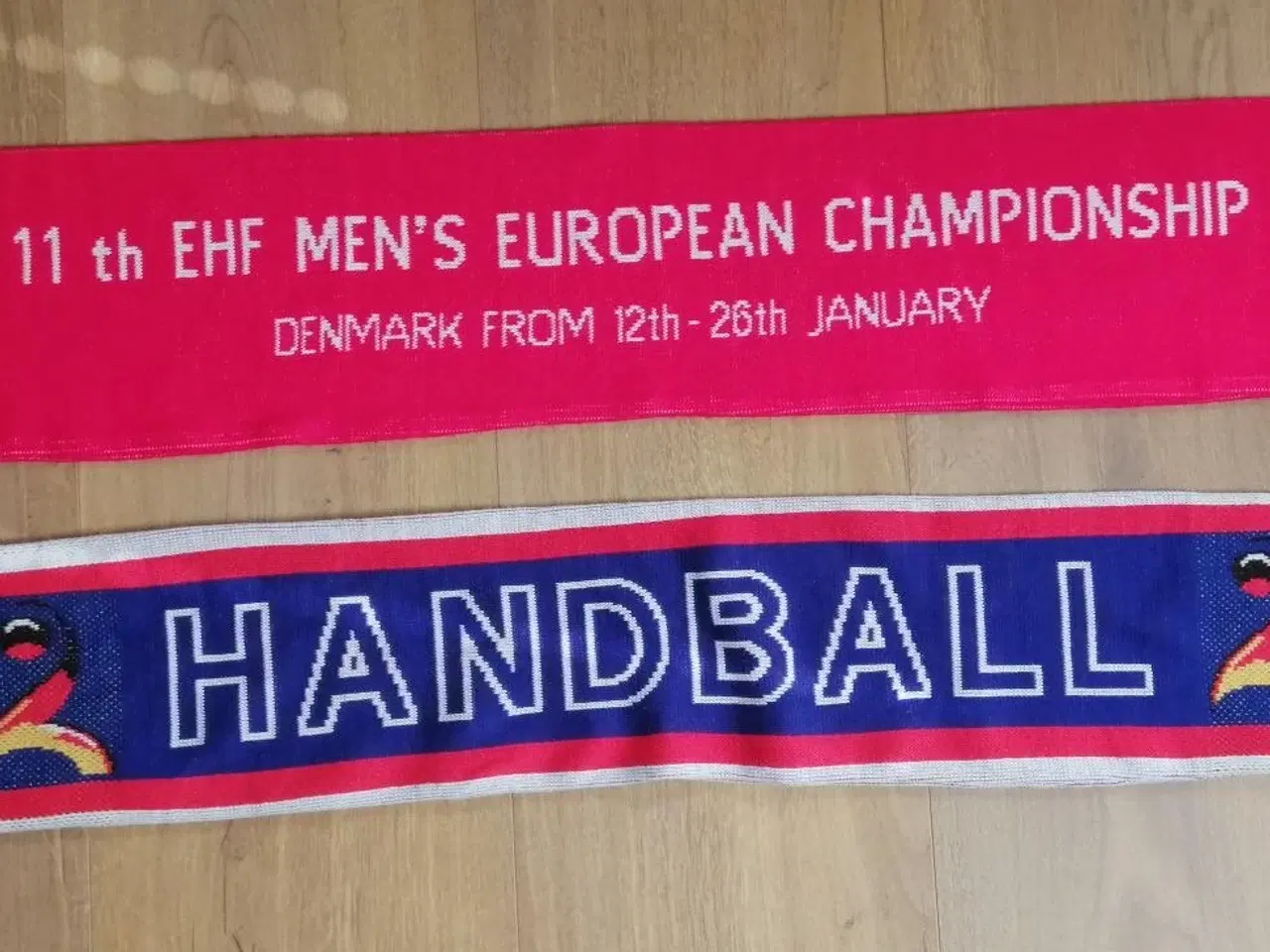 Billede 3 - 2 NYE FAN HALSTØRKLÆDER EM 2014, VM 2007