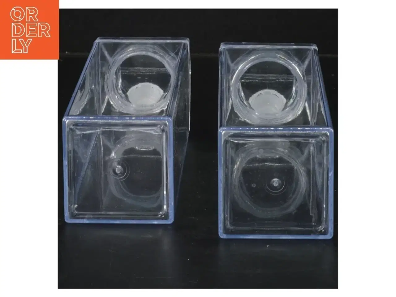 Billede 2 - To firkantede plastflasker med skruelåg (0,5l)