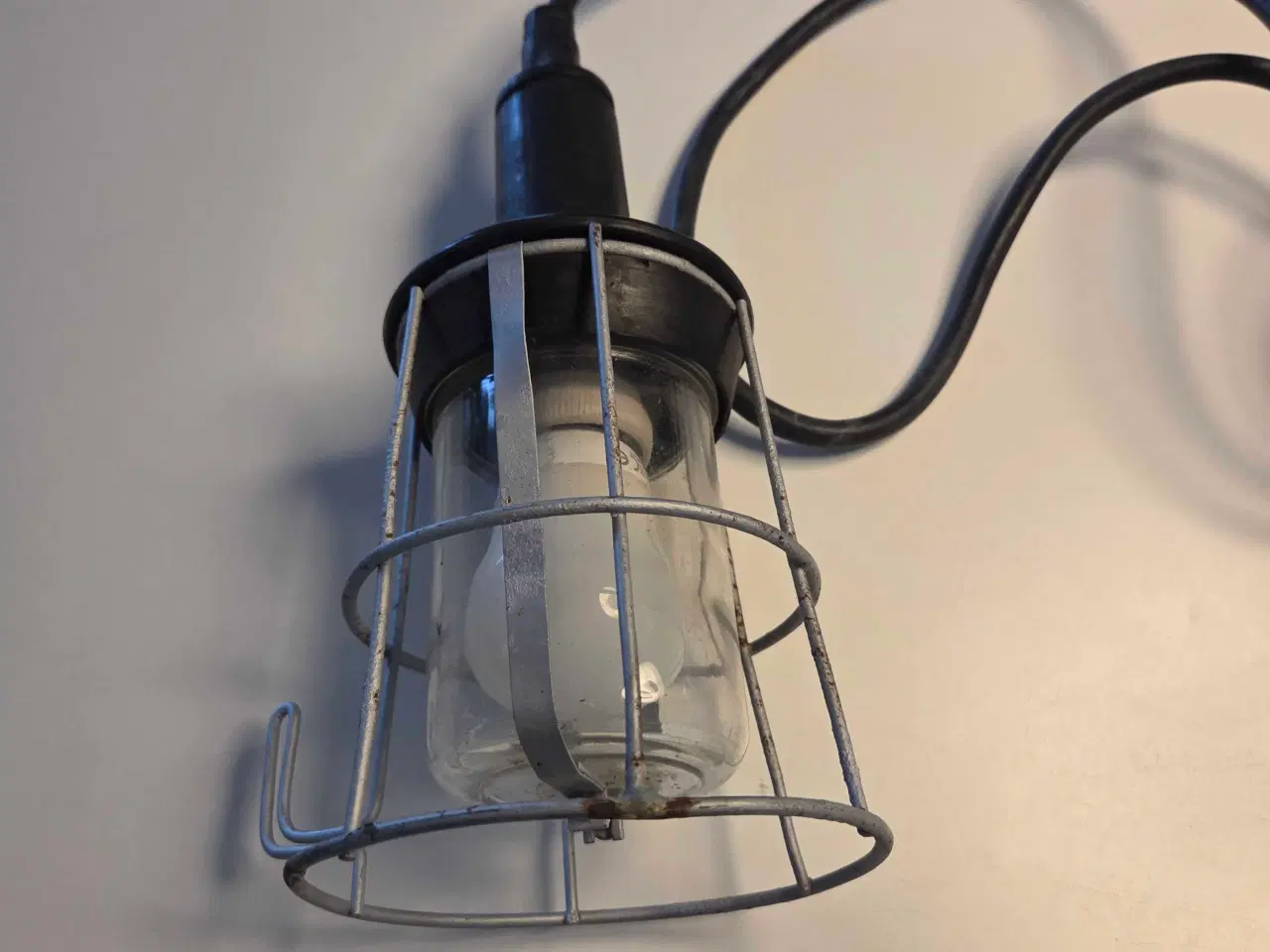 Billede 1 - Lettere brugt industrilampe