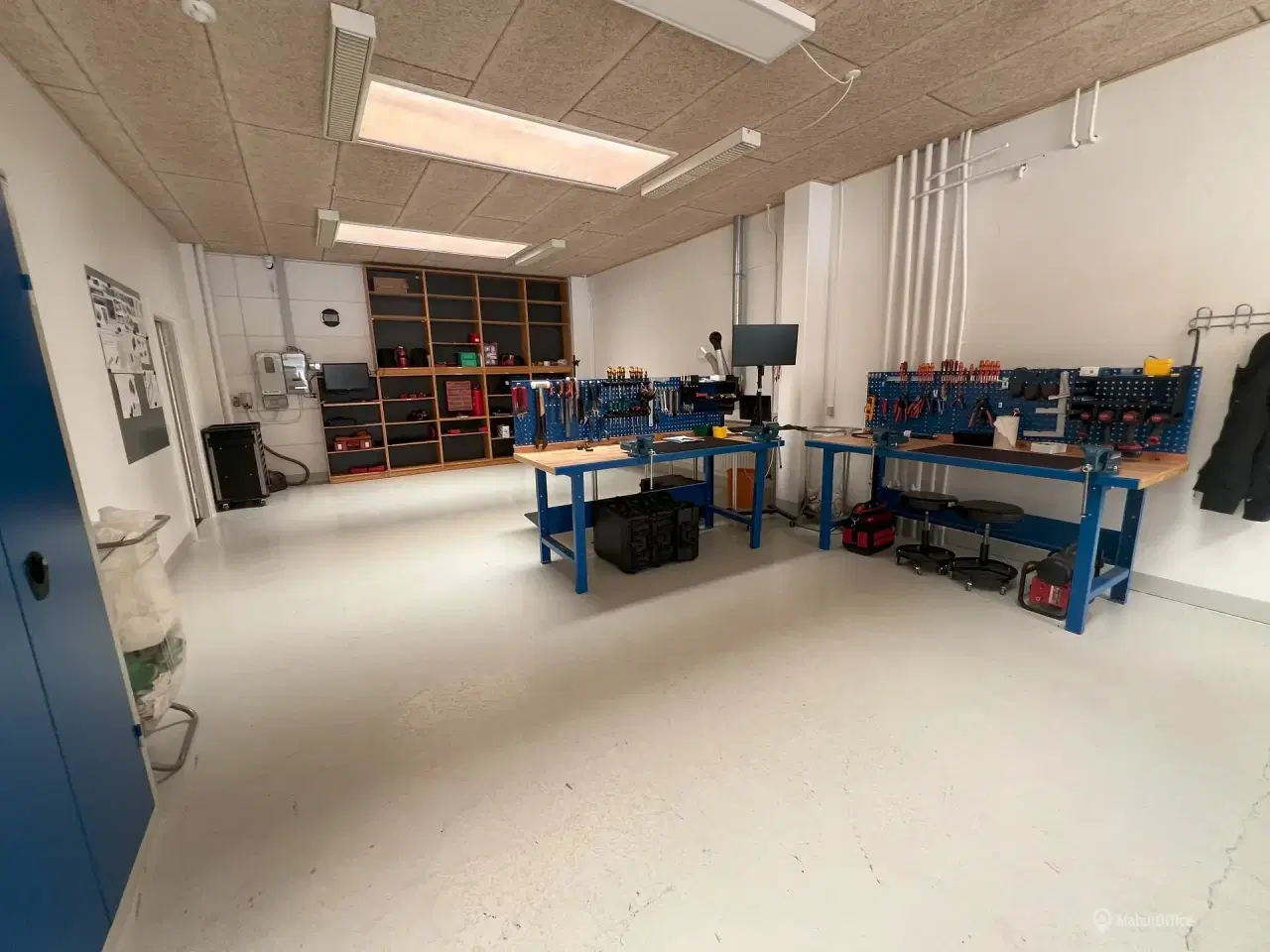 Billede 8 - Erhvervslejemål med 2 gode elporte