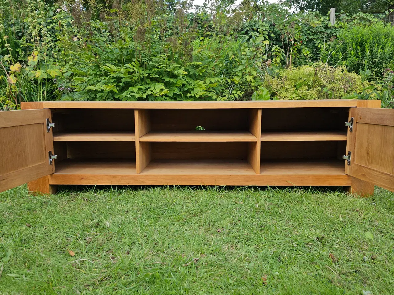 Billede 5 - Stort Tv-Bord Af Træ – God Stand