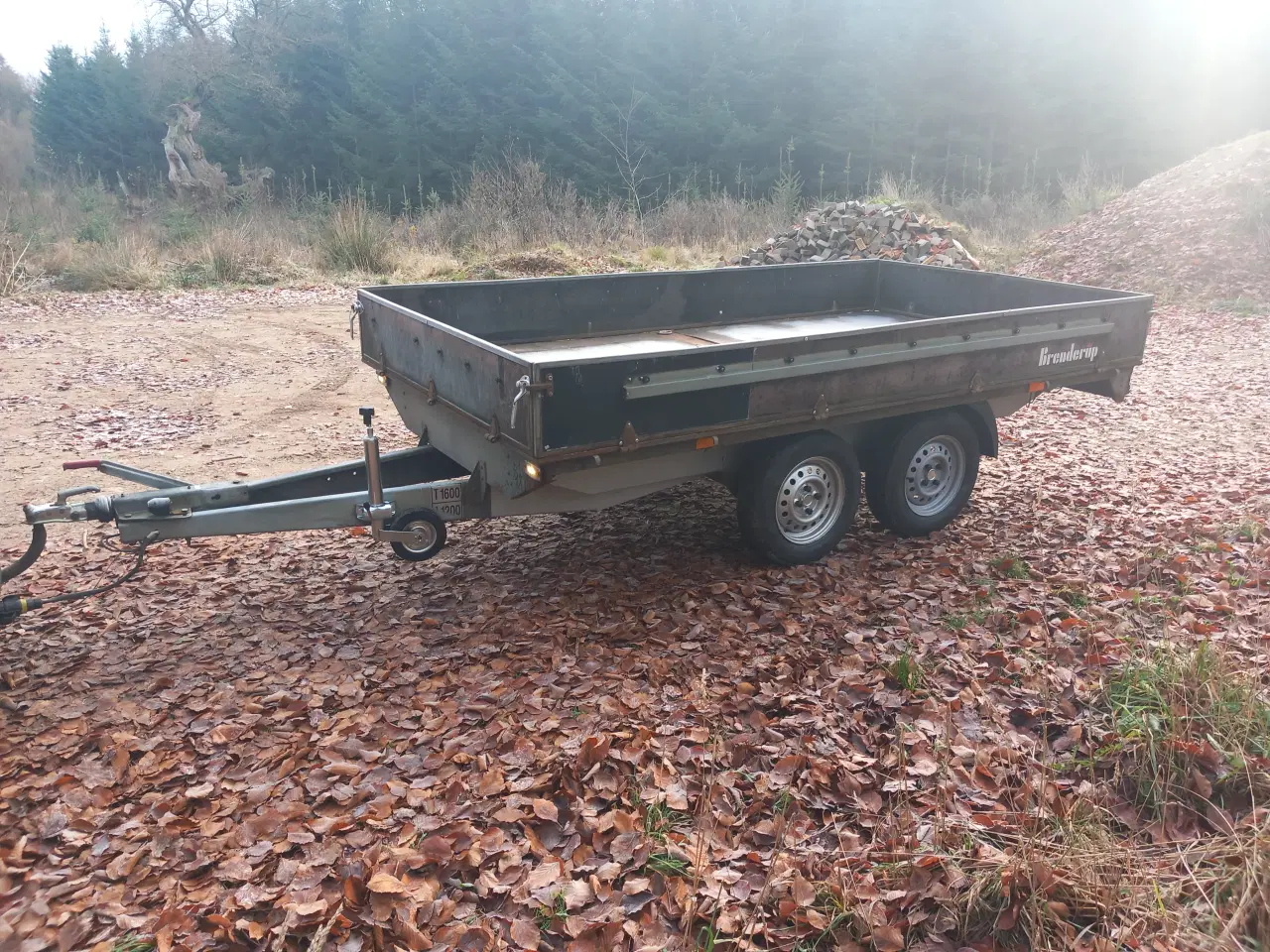 Billede 3 - Nysynet Brenderup 1600kg. boogie trailer sælges 