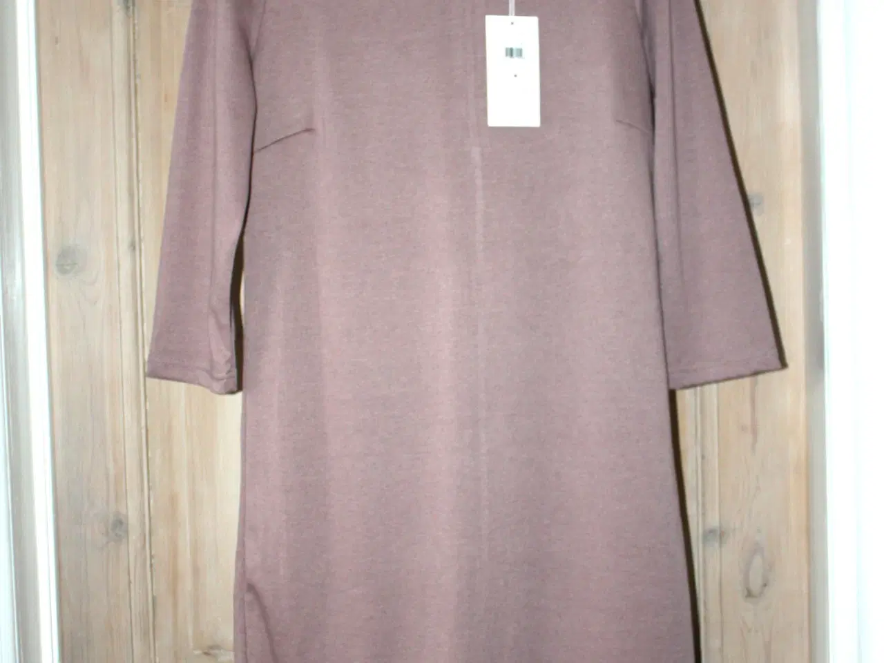 Billede 2 - Vila kjole str. M ny 18% viscose 79% polyester 3%