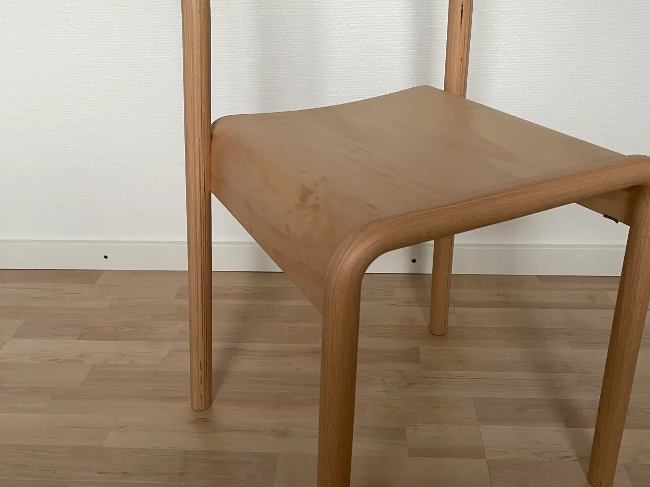 Billede 1 - 2 stole i 2 sortering fra Kvist Industries