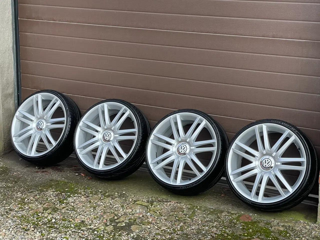Billede 7 - Alufælge, 20" 215/30/R20 Der er 2 krydsmål 5 x112