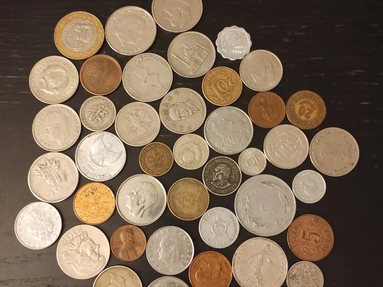 Billede 1 - 40 forskellige mønter fra 40 forskellige lande 