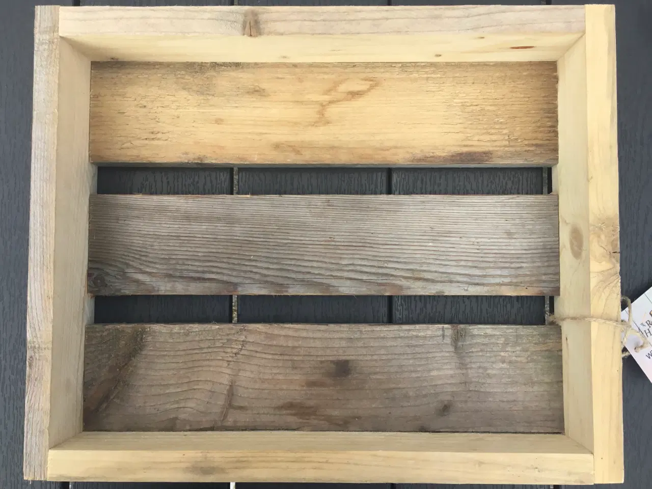 Billede 8 - Bakke i genbrugstræ fyr  29 x 36 cm