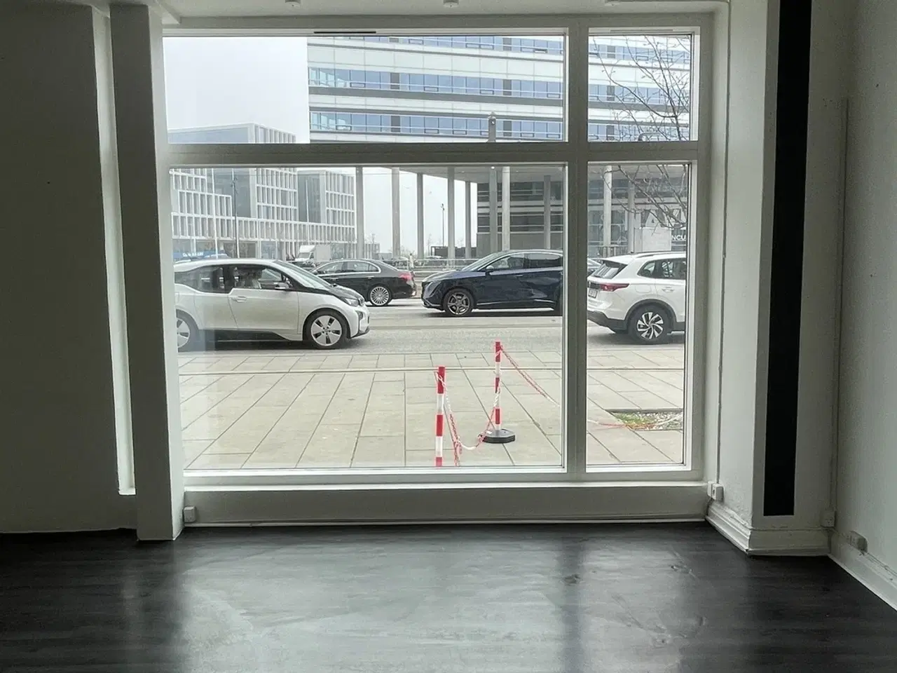 Billede 3 - Flot og synligt erhvervslejemål