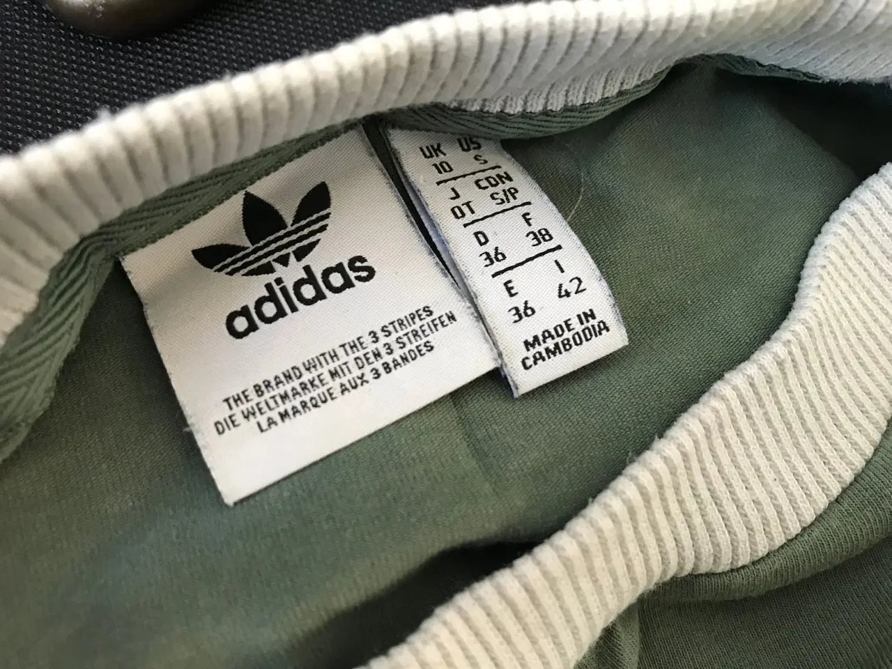 Billede 2 - Grøn langærmet Adidas t-shirt strl. 36