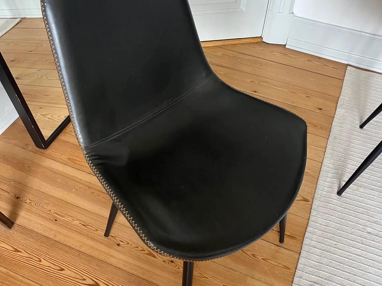Billede 1 - Spisebordsstole i kunstlæder