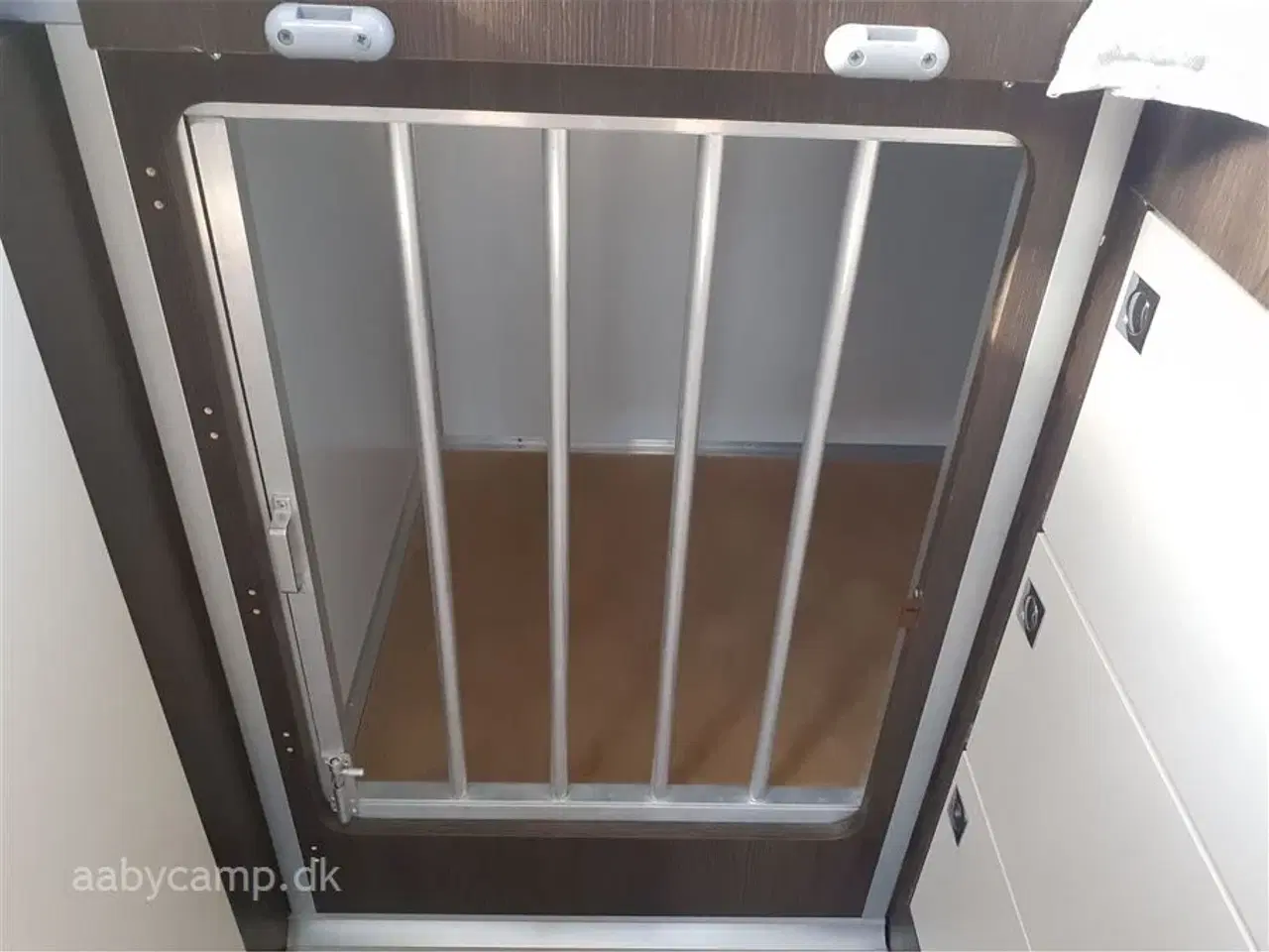 Billede 17 - 2021 - Benimar Tessoro 468   læder indtræk. Aircondition. solceller. alufælge.