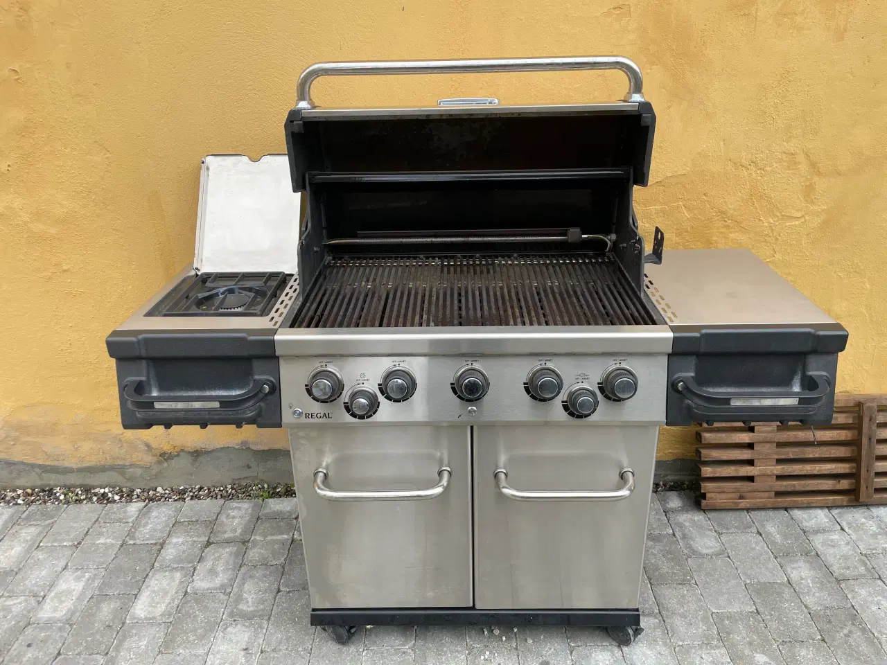 Billede 2 - Gasgrill Broil King m/tilbehør 