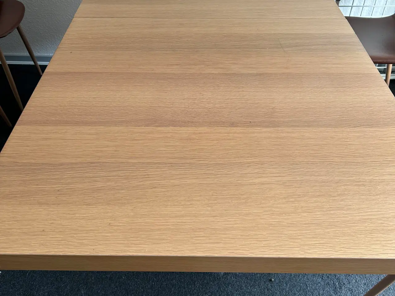 Billede 1 - Spisebord med udtræk 